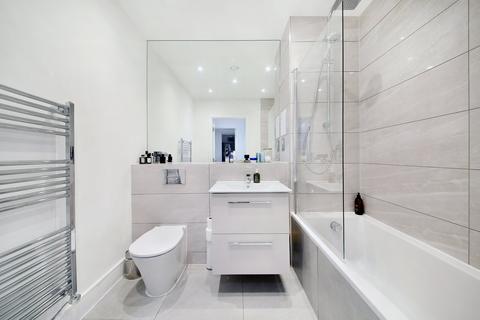 1 bedroom flat for sale, Hyde Apartments, 1 Hyde Lane, London