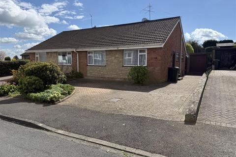 3 bedroom semi-detached bungalow for sale, Murren Avenue, Malvern