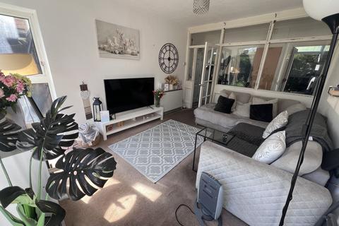 2 bedroom flat for sale, Newbridge Crescent, Wolverhampton WV6