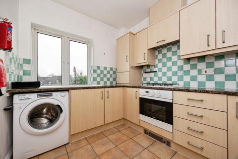 2 bedroom flat for sale, The Lamports, Alton, Hampshire, GU34