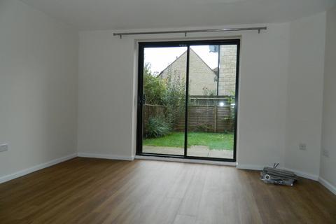 2 bedroom semi-detached house to rent, Painswick Close, Witney OX28