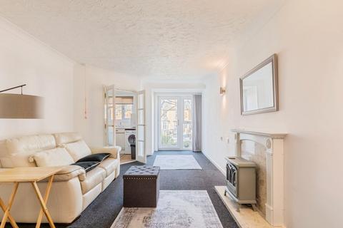 1 bedroom retirement property for sale, Banbury Road, Stratford-upon-Avon CV37