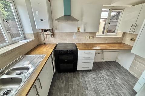 2 bedroom end of terrace house to rent, 22Nd Avenue, Hull