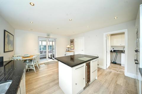 4 bedroom detached house for sale, Highgate Court, Wolverhampton WV6