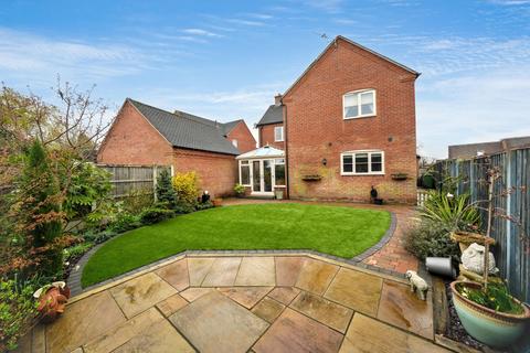 4 bedroom detached house for sale, Highgate Court, Wolverhampton WV6