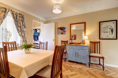 3 bedroom end of terrace house for sale, Southover Close, Blandford Forum