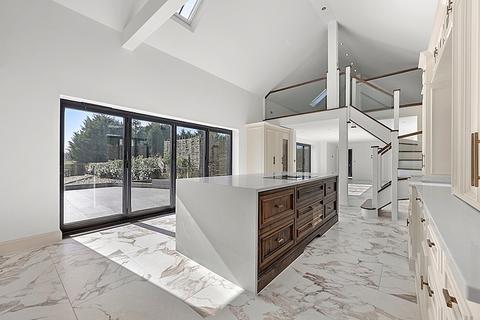 4 bedroom barn conversion for sale, London Road, Stanford Rivers, CM5