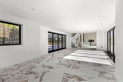 4 bedroom barn conversion for sale, London Road, Stanford Rivers, CM5