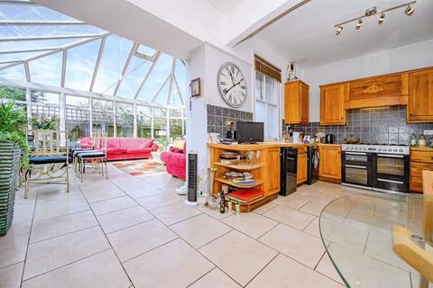 4 bedroom semi-detached house for sale, Chequers Lane, WATFORD