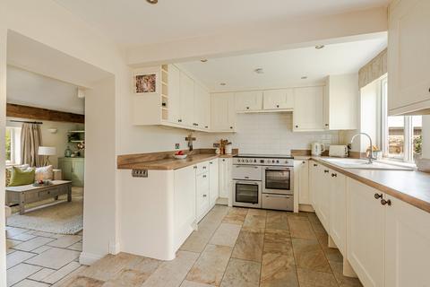 4 bedroom cottage for sale, Little Somerford