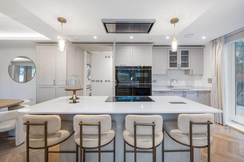 3 bedroom flat for sale, Shalford Lodge, Kingston Hill, Kingston Upon Thames, KT2