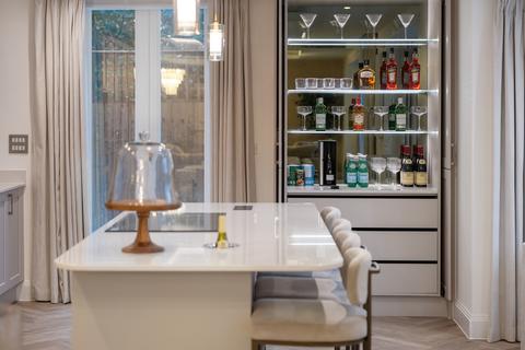 3 bedroom flat for sale, Shalford Lodge, Kingston Hill, Kingston Upon Thames, KT2