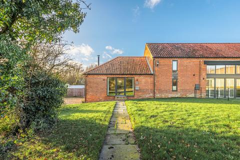 2 bedroom barn conversion for sale, Chain Free in Little Snoring
