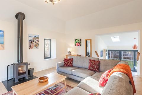 2 bedroom barn conversion for sale, Chain Free in Little Snoring