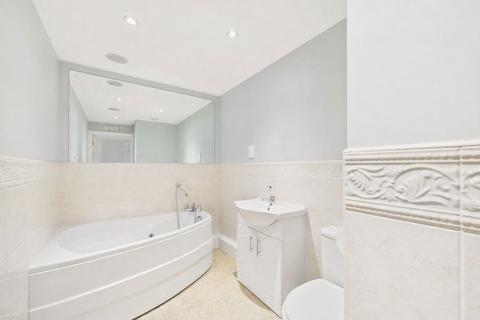 3 bedroom flat for sale, Adderstone Court, Jesmond, NE2
