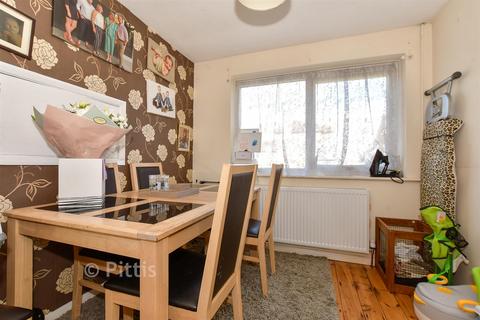3 bedroom end of terrace house for sale, Grange Avenue, Ryde PO33