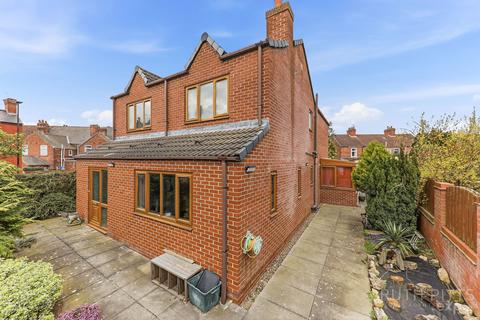 4 bedroom detached house for sale, New Street, Doncaster DN5
