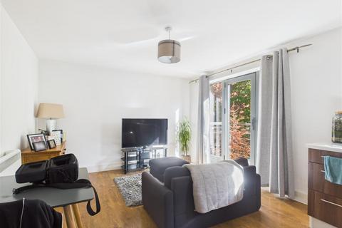 2 bedroom flat for sale, Coopers Yard, Hitchin, Hertfordshire SG5