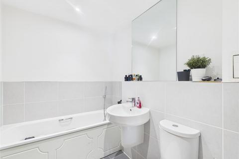 2 bedroom flat for sale, Coopers Yard, Hitchin, Hertfordshire SG5
