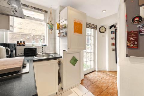 2 bedroom flat for sale, Inworth Street, London, SW11