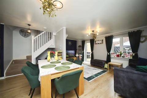 3 bedroom semi-detached house for sale, Catalana Way, Bridgwater