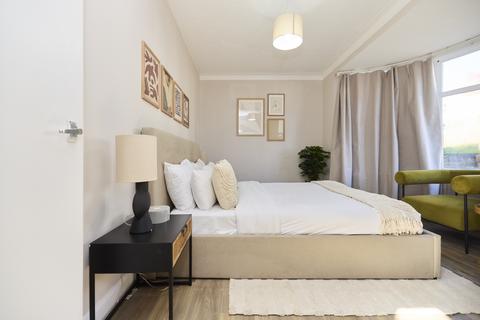 4 bedroom house to rent, Randall Avenue, Randall Avenue NW2