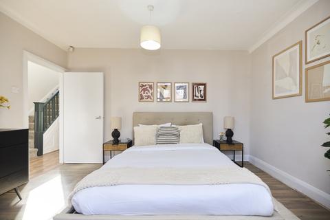 4 bedroom house to rent, Randall Avenue, Randall Avenue NW2