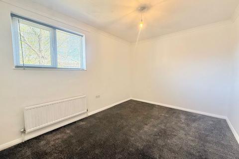 4 bedroom terraced house to rent, Pendleton, Peterborough, PE3