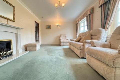 3 bedroom detached bungalow for sale, Cowdry Close, Thornhill Dewsbury