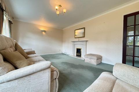 3 bedroom detached bungalow for sale, Cowdry Close, Thornhill Dewsbury