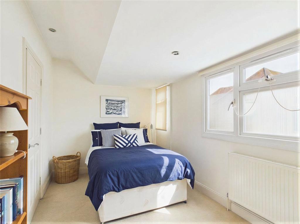 Apartment in Dorset - View 3