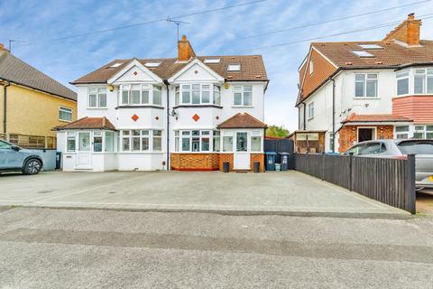 4 bedroom semi-detached house for sale, Spencer Road, Caterham, Surrey, CR3