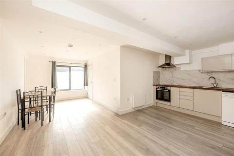 2 bedroom apartment to rent, 28-32 Desborough Street, High Wycombe HP11