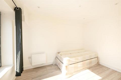 2 bedroom apartment to rent, 28-32 Desborough Street, High Wycombe HP11