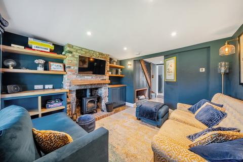 2 bedroom cottage to rent, The Green Croxley Green WD3