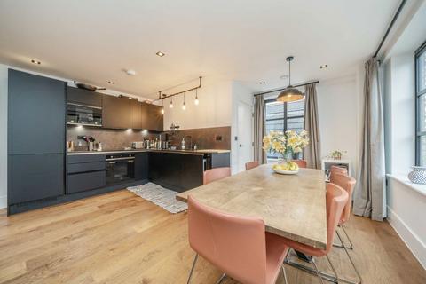 2 bedroom flat for sale, Old Town, London SW4