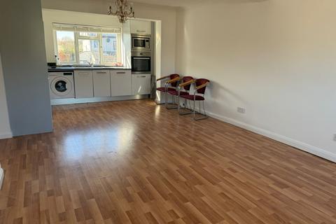 2 bedroom flat to rent, Lee Road, NW7