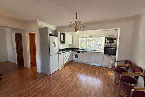 2 bedroom flat to rent, Lee Road, NW7