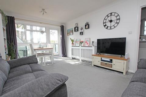 2 bedroom flat for sale, Shortdean Place, Old Town, BN21 1SA