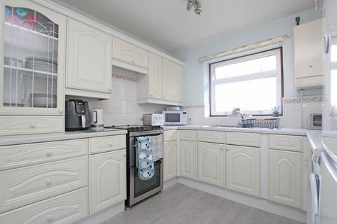 2 bedroom flat for sale, Shortdean Place, Old Town, BN21 1SA