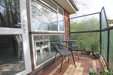 2 bedroom flat for sale, Shortdean Place, Old Town, BN21 1SA