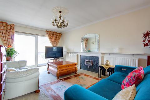 2 bedroom flat for sale, Berkeley Court, Rannoch Drive, Cardiff