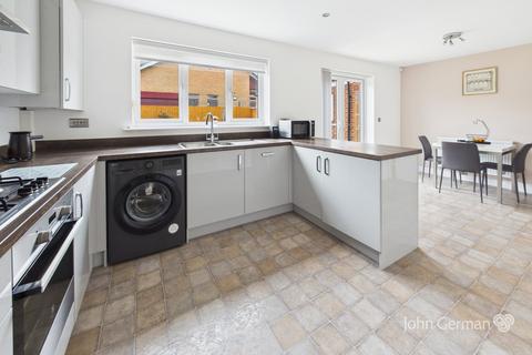 3 bedroom detached house for sale, Ashmount Close, Loughborough