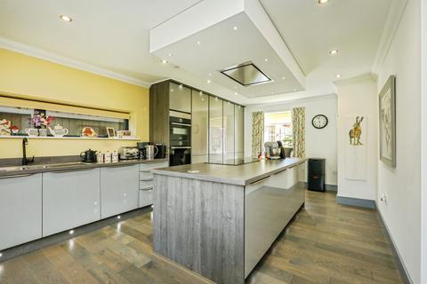 4 bedroom detached house for sale, Hawfinch Meadows, Retford