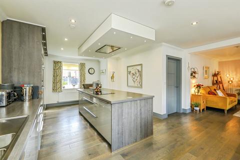 4 bedroom detached house for sale, Hawfinch Meadows, Retford