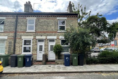 2 bedroom terraced house to rent, Petworth Street, Cambridge CB1