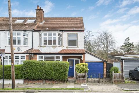 4 bedroom end of terrace house to rent, Queensville Road, London SW12
