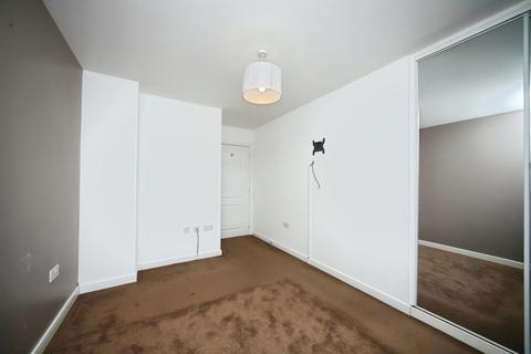 2 bedroom flat for sale, Mill House Road, Norton Fitzwarren, Taunton