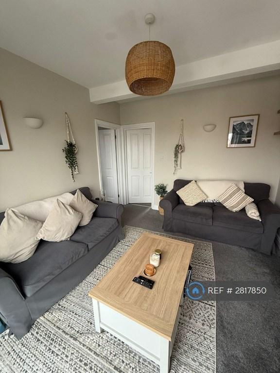 Sw19 6af London, London, SW19 2 bed flat - £1,950 pcm (£450 pw)