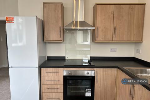 2 bedroom flat to rent, Richmond Court, Bournemouth, BH8